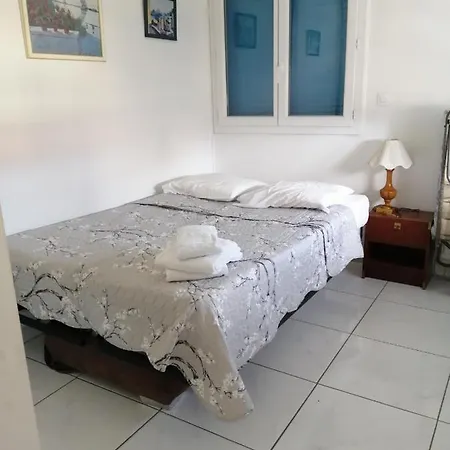Two Bedrooms شقة
